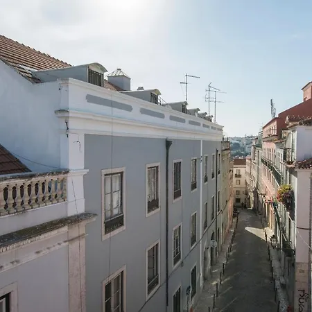 Appartamento Bairro Alto Stunning Flat With Balcony By Lovelystay Lisbona