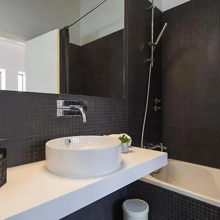 Appartement Bairro Alto Stunning Flat With Balcony By Lovelystay Lissabon