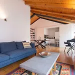 Lejlighed Bairro Alto Stunning Flat With Balcony By Lovelystay Lisboa