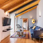 Bairro Alto Stunning Flat With Balcony By Lovelystay Lejlighed