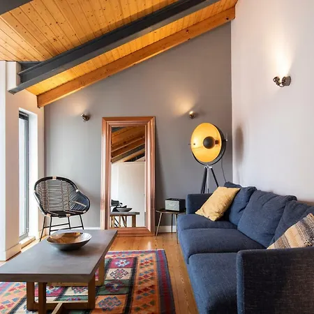 Apartment Bairro Alto Stunning Flat With Balcony By Lovelystay